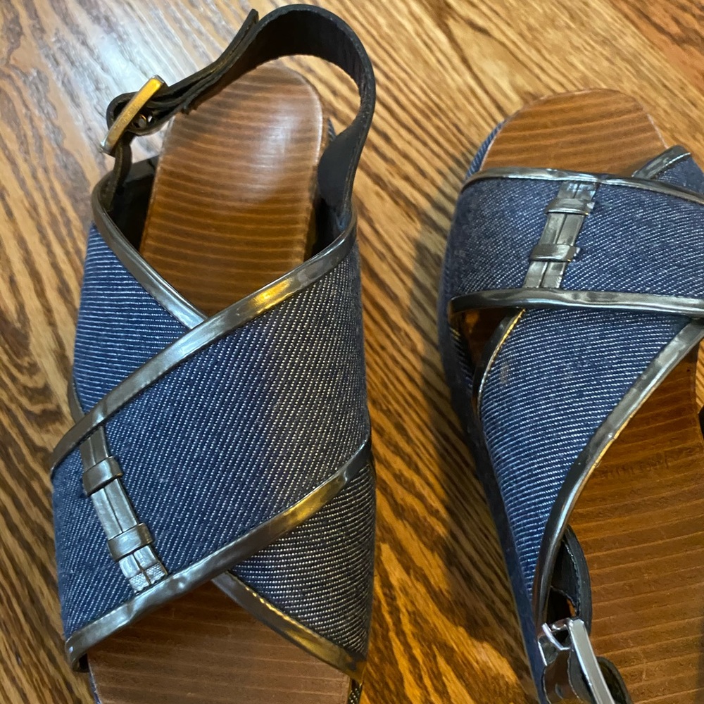 Shoes - Picture 2 of 8